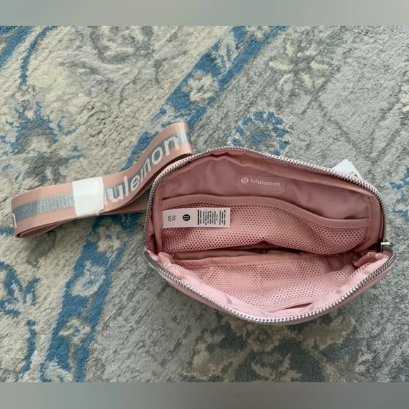 Everywhere Belt Bag 1L Wordmark Pink Mist/Silver/White Opal (NWT) - Picture 8 of 10